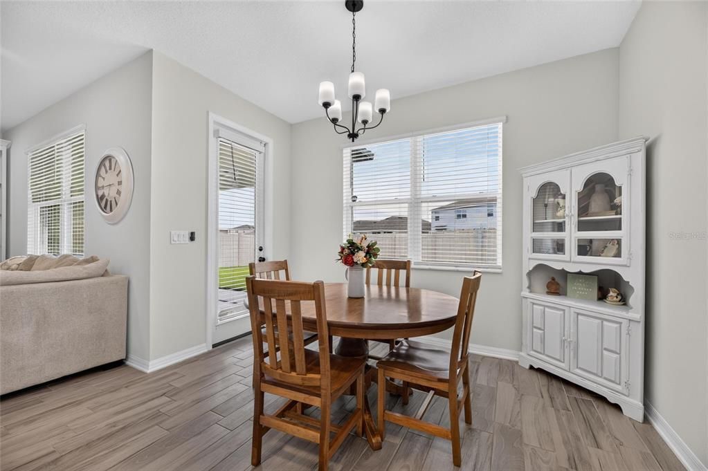 For Sale: $375,000 (3 beds, 2 baths, 2207 Square Feet)