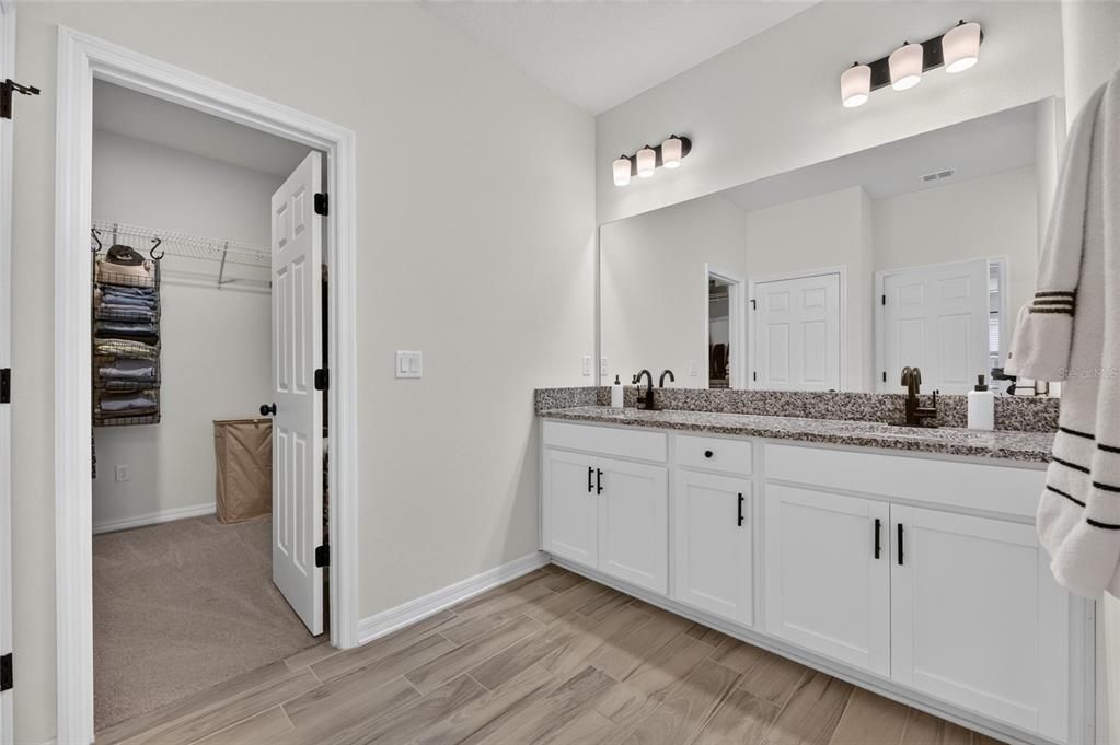 For Sale: $375,000 (3 beds, 2 baths, 2207 Square Feet)