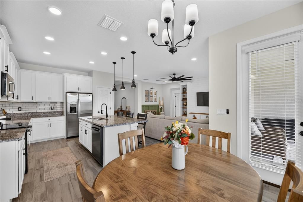 For Sale: $375,000 (3 beds, 2 baths, 2207 Square Feet)