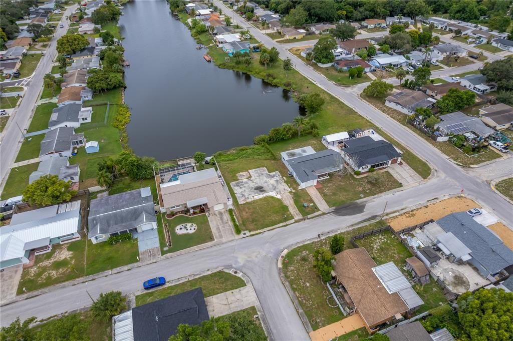 На продажу: $70,000 (0.12 acres)