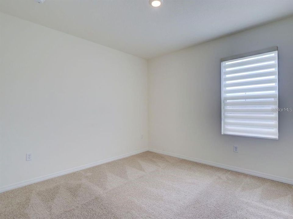 For Rent: $2,550 (5 beds, 3 baths, 2522 Square Feet)
