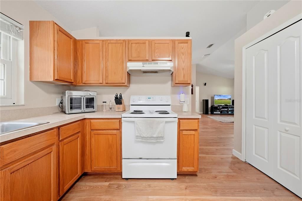 En Venta: $449,000 (3 camas, 2 baños, 1885 Pies cuadrados)