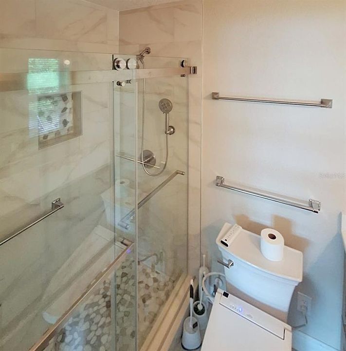 En Venta: $499,000 (4 camas, 2 baños, 1760 Pies cuadrados)