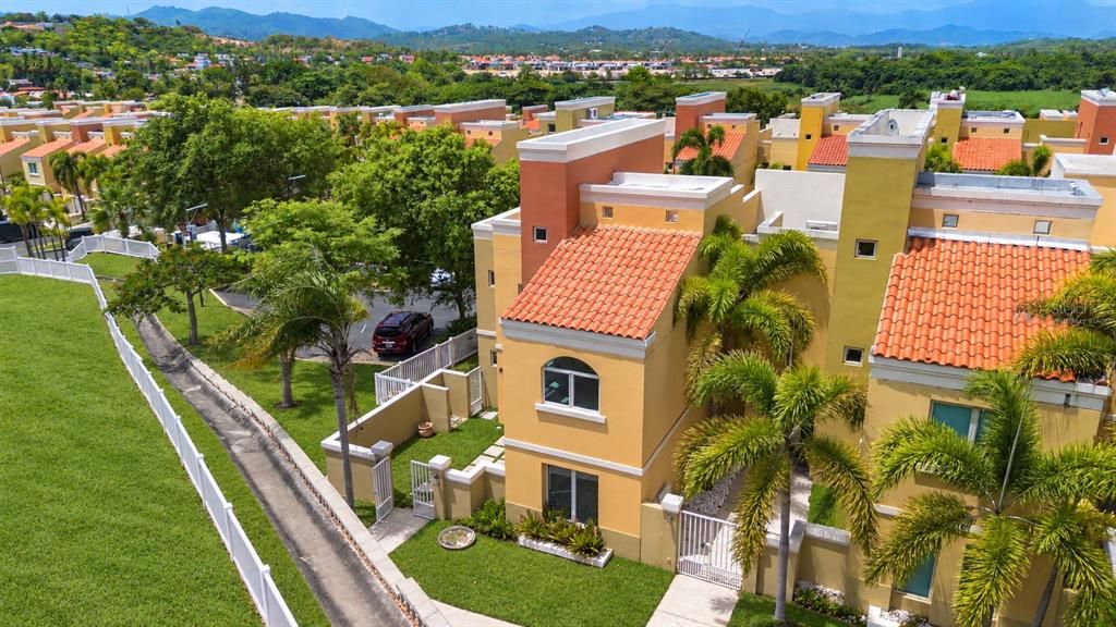 На продажу: $635,000 (3 спален, 3 ванн, 2300 Квадратных фут)