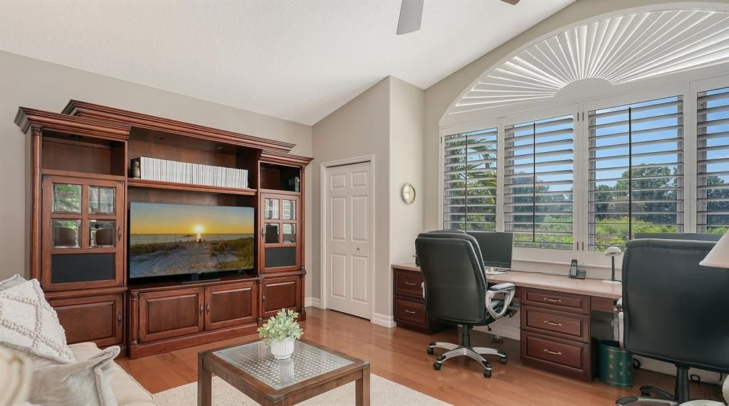For Sale: $1,275,000 (3 beds, 3 baths, 3077 Square Feet)