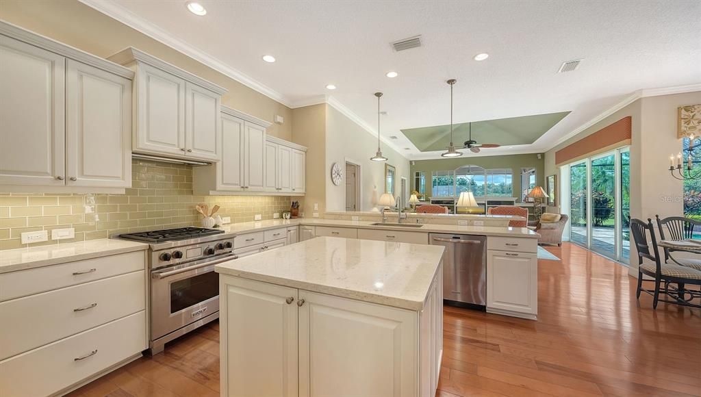 For Sale: $1,275,000 (3 beds, 3 baths, 3077 Square Feet)