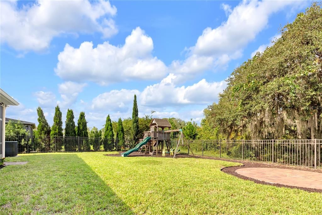 For Sale: $600,000 (5 beds, 3 baths, 3092 Square Feet)