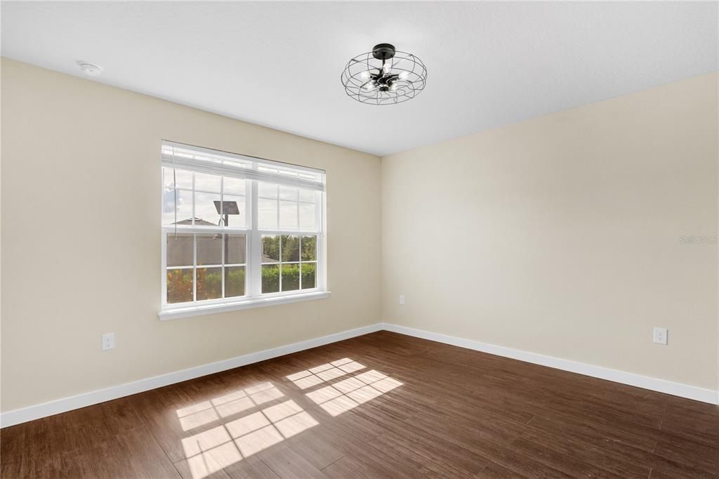 For Sale: $600,000 (5 beds, 3 baths, 3092 Square Feet)