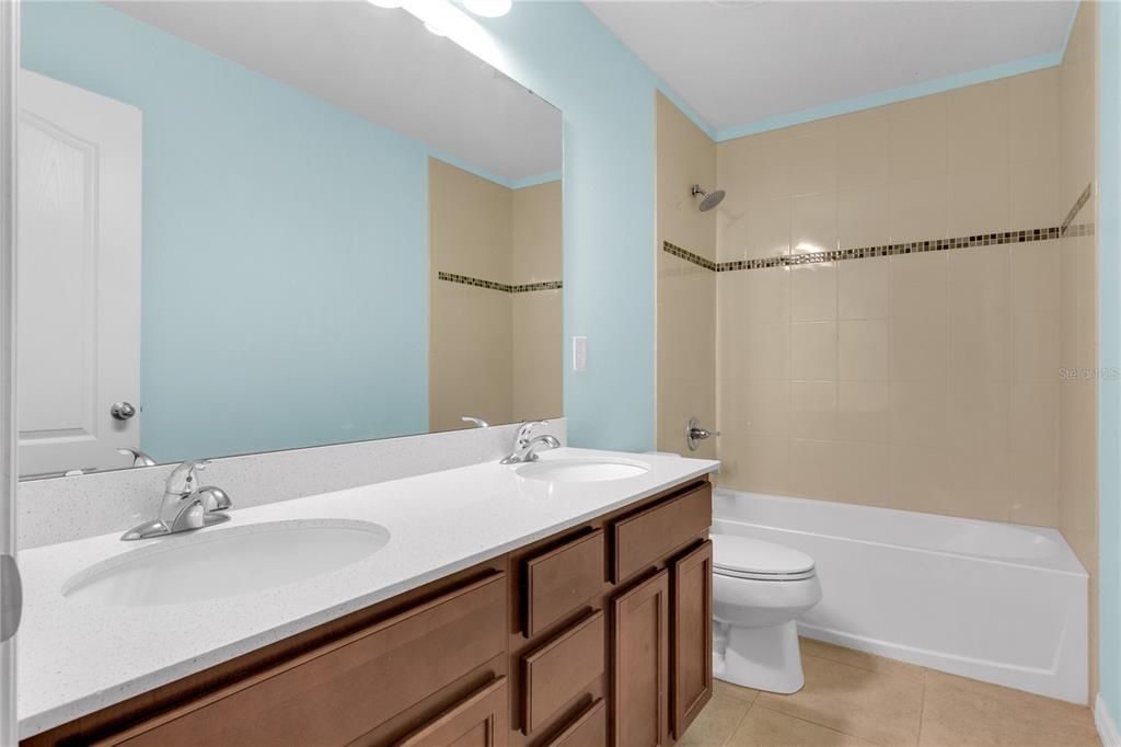 For Sale: $600,000 (5 beds, 3 baths, 3092 Square Feet)