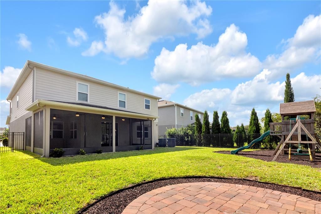For Sale: $600,000 (5 beds, 3 baths, 3092 Square Feet)