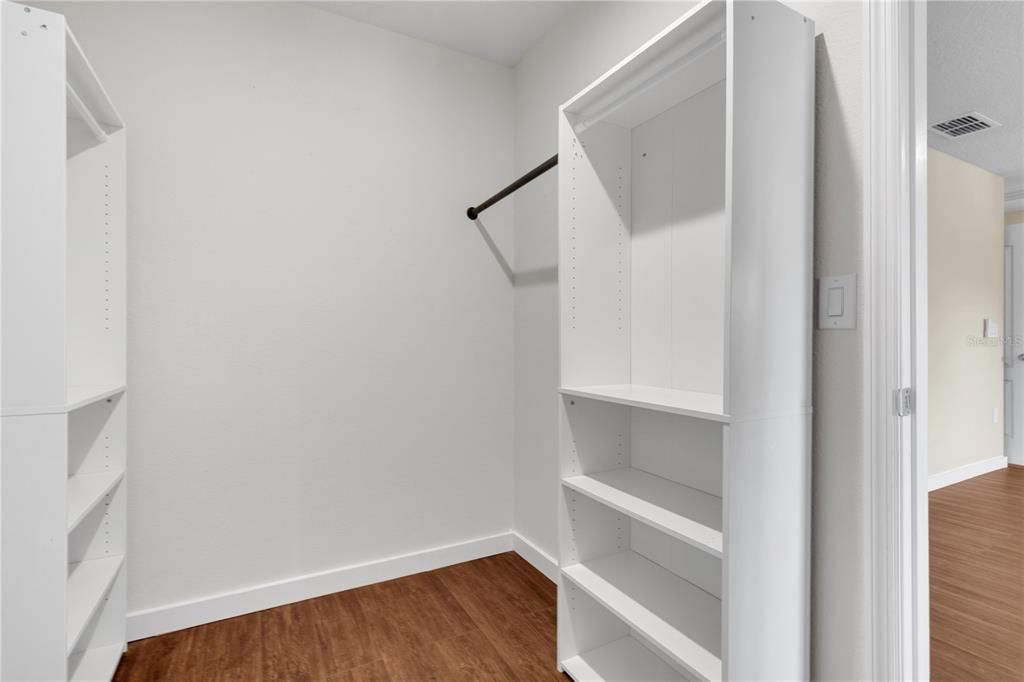 For Sale: $600,000 (5 beds, 3 baths, 3092 Square Feet)