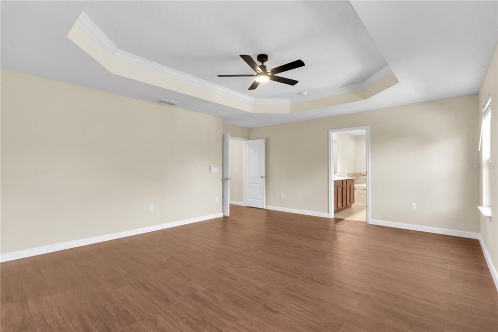 For Sale: $600,000 (5 beds, 3 baths, 3092 Square Feet)
