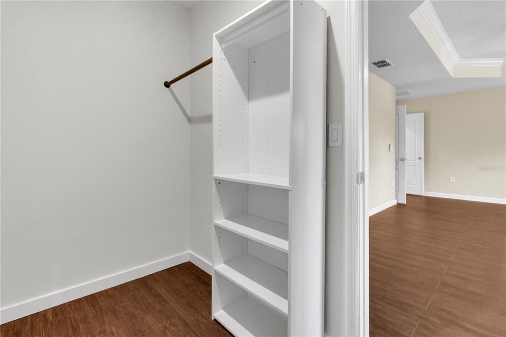 For Sale: $600,000 (5 beds, 3 baths, 3092 Square Feet)