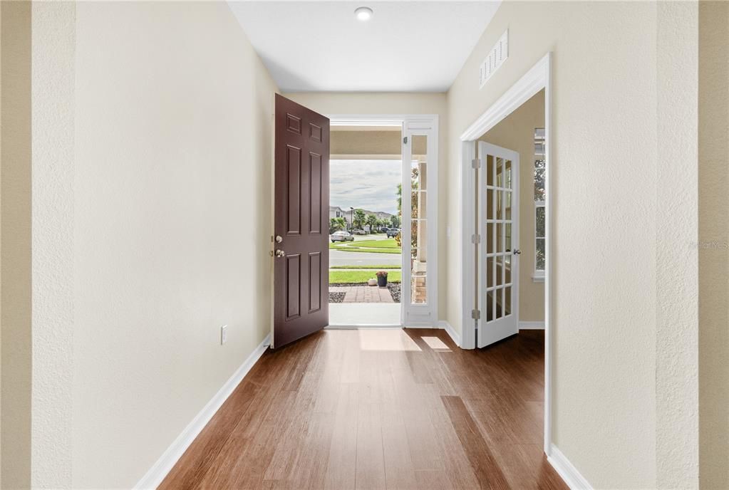 For Sale: $600,000 (5 beds, 3 baths, 3092 Square Feet)