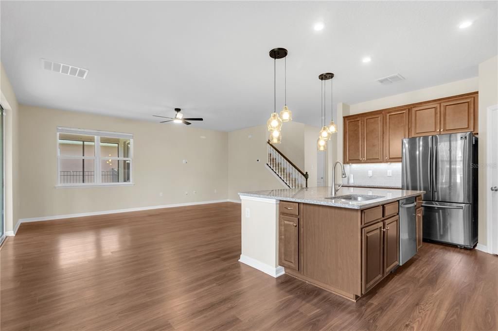For Sale: $600,000 (5 beds, 3 baths, 3092 Square Feet)