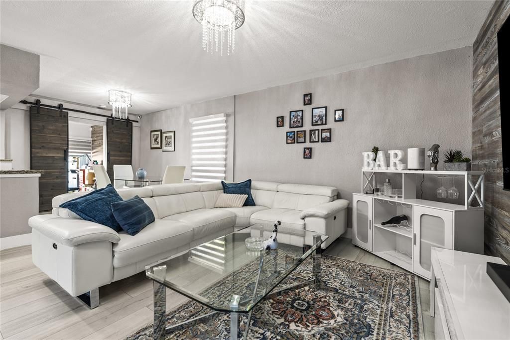 For Sale: $469,000 (3 beds, 2 baths, 1251 Square Feet)