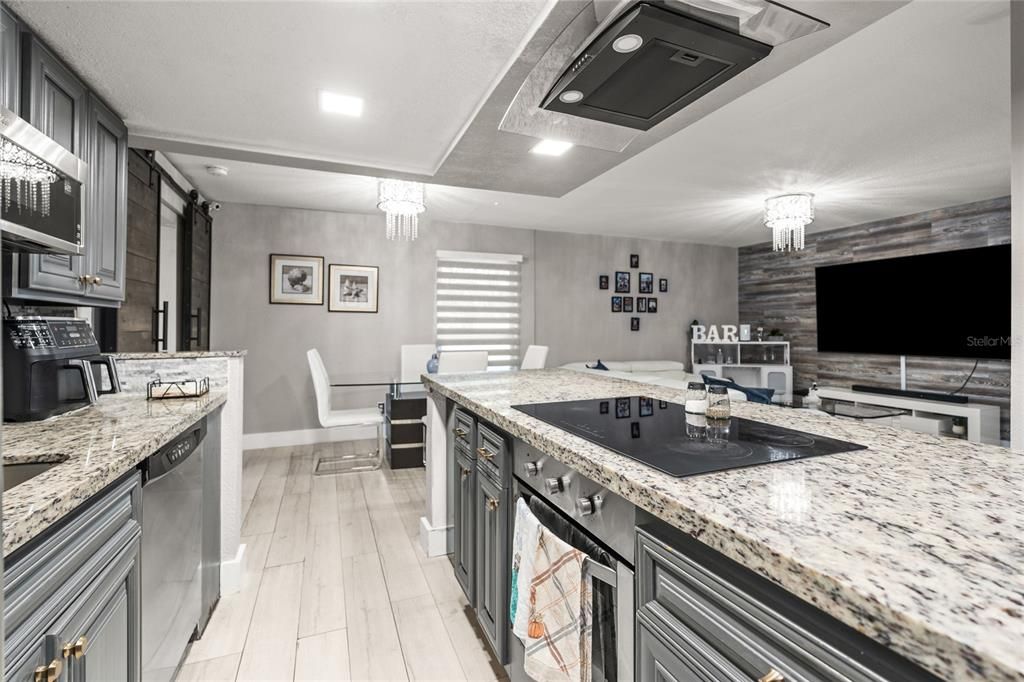 For Sale: $469,000 (3 beds, 2 baths, 1251 Square Feet)