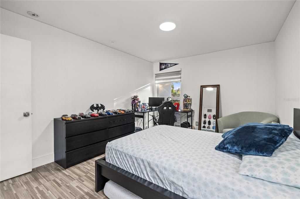 For Sale: $469,000 (3 beds, 2 baths, 1251 Square Feet)