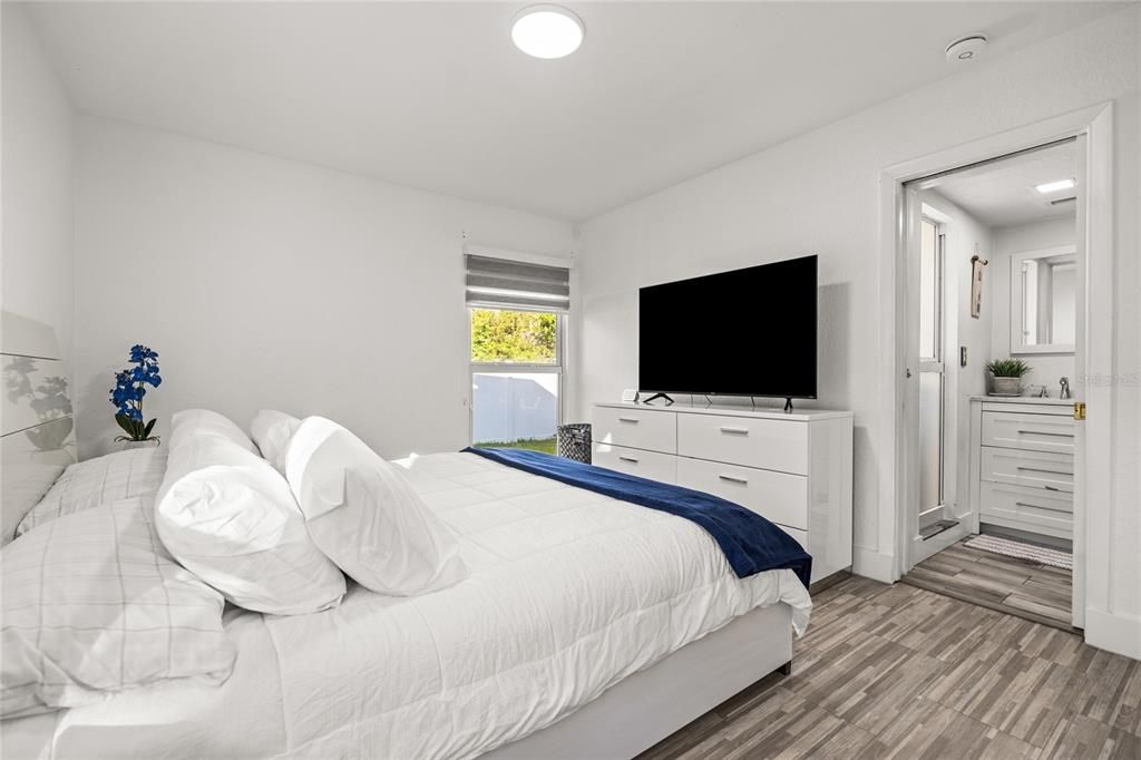 For Sale: $469,000 (3 beds, 2 baths, 1251 Square Feet)