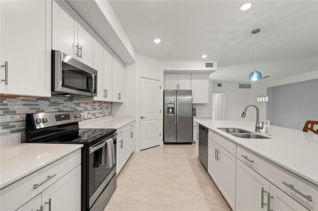 For Sale: $449,000 (3 beds, 2 baths, 1741 Square Feet)