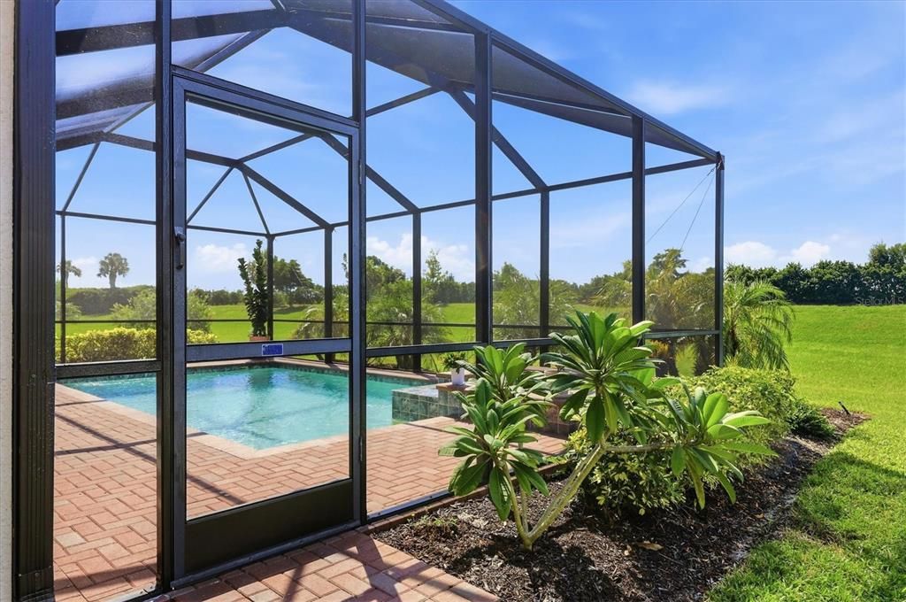 En Venta: $599,000 (2 camas, 2 baños, 1907 Pies cuadrados)