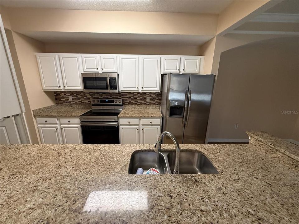 For Rent: $2,495 (3 beds, 2 baths, 1396 Square Feet)
