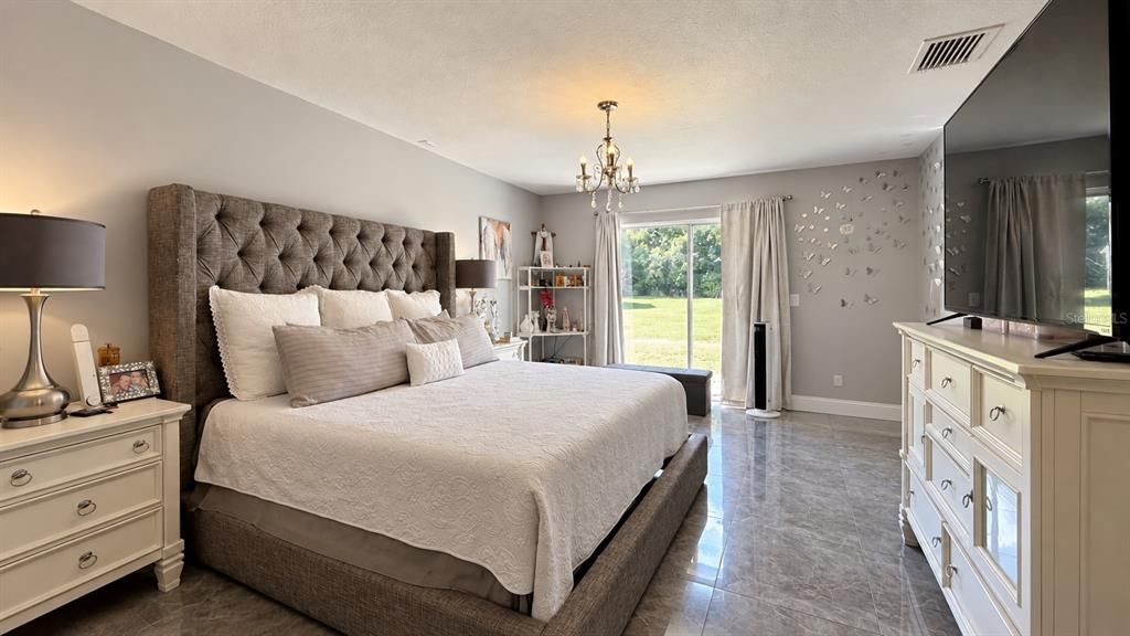 For Sale: $399,900 (3 beds, 2 baths, 1873 Square Feet)