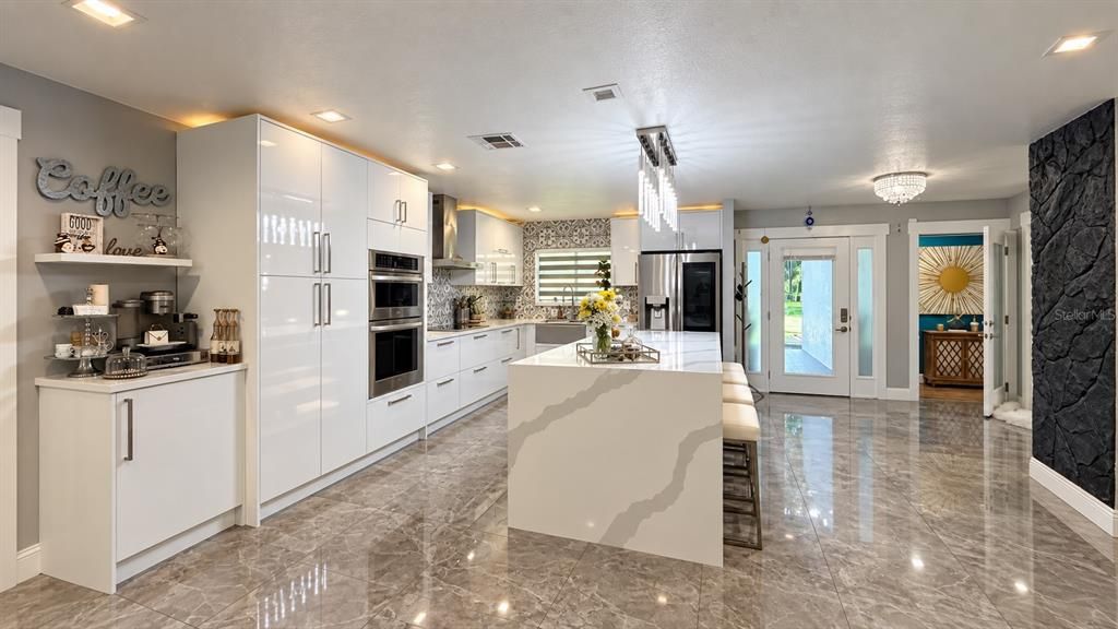 For Sale: $399,900 (3 beds, 2 baths, 1873 Square Feet)