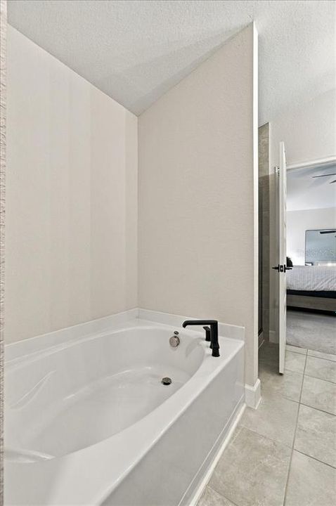 For Sale: $345,000 (3 beds, 2 baths, 1783 Square Feet)
