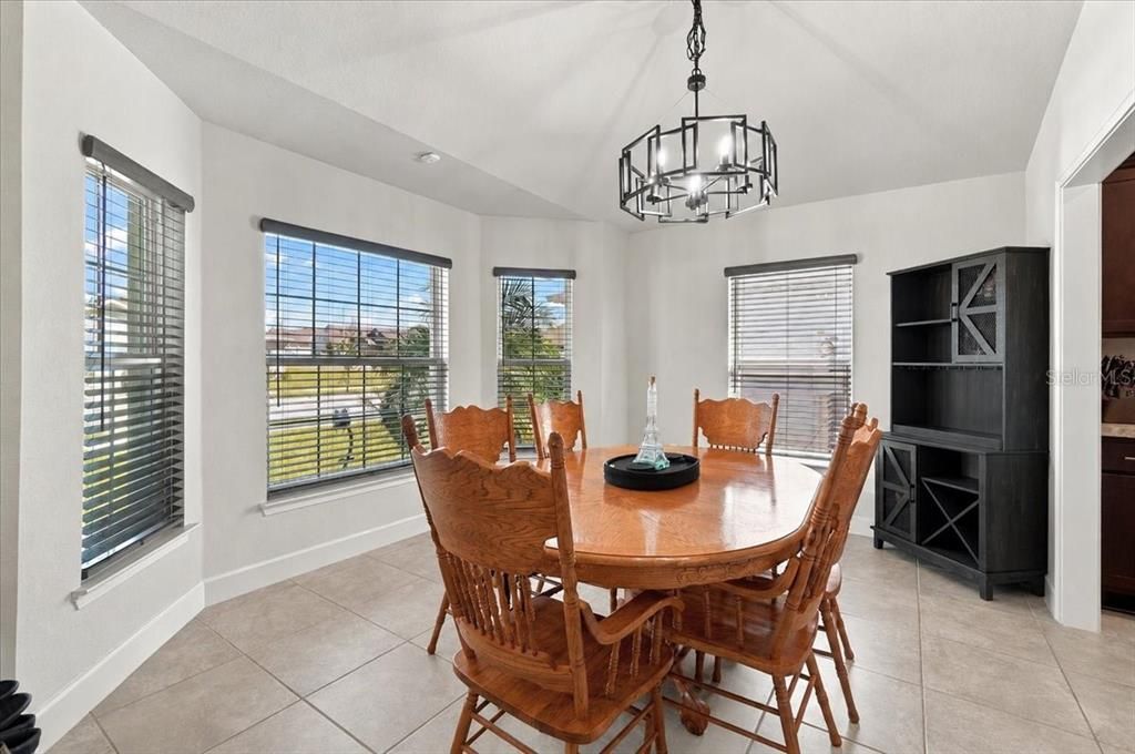 For Sale: $345,000 (3 beds, 2 baths, 1783 Square Feet)