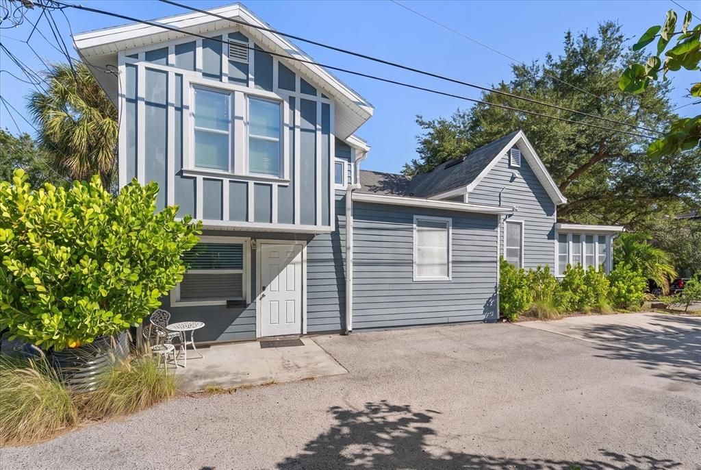 For Sale: $799,000 (3 beds, 2 baths, 2167 Square Feet)