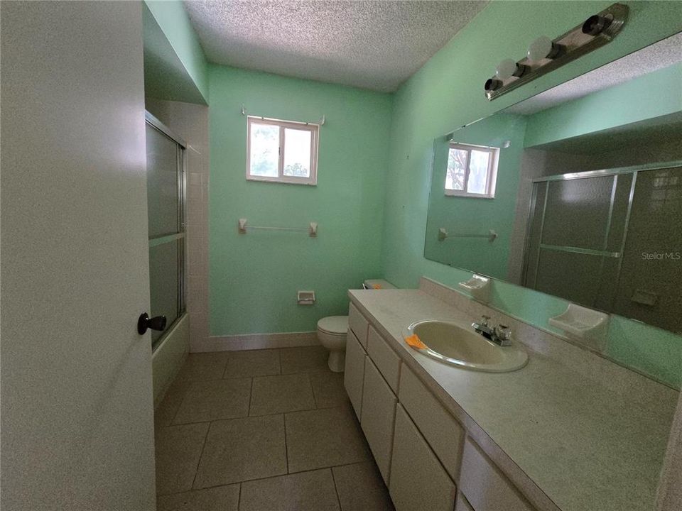 For Sale: $199,900 (2 beds, 2 baths, 1008 Square Feet)