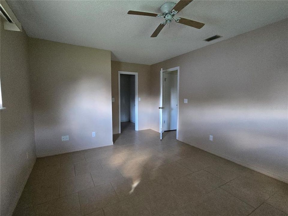For Sale: $199,900 (2 beds, 2 baths, 1008 Square Feet)