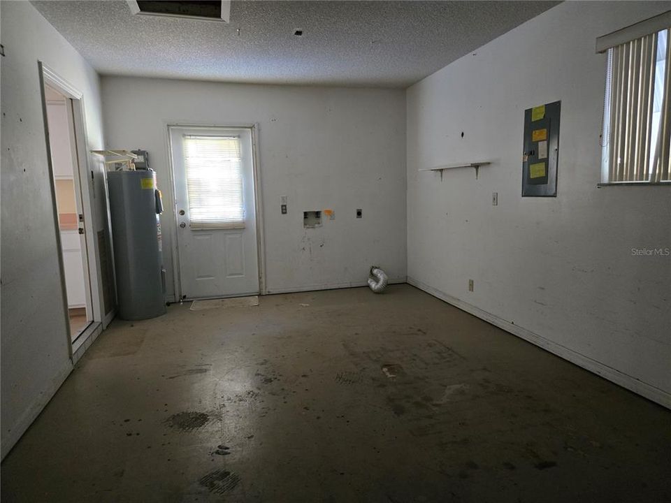 For Sale: $199,900 (2 beds, 2 baths, 1008 Square Feet)