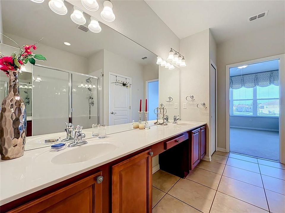 For Sale: $239,999 (2 beds, 2 baths, 1826 Square Feet)