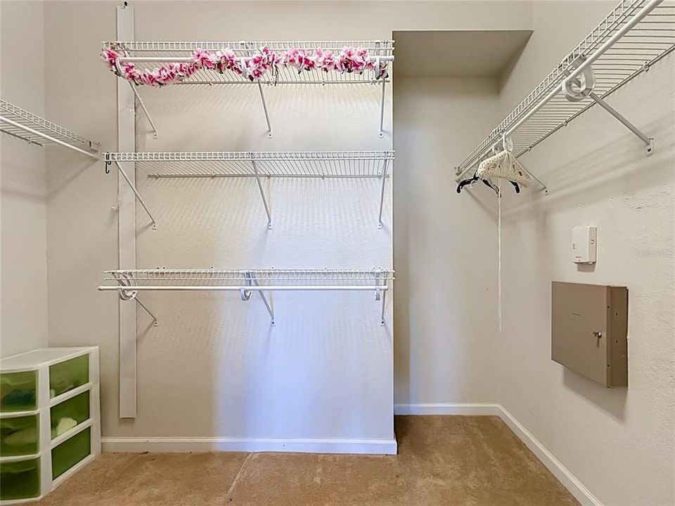 For Sale: $239,999 (2 beds, 2 baths, 1826 Square Feet)