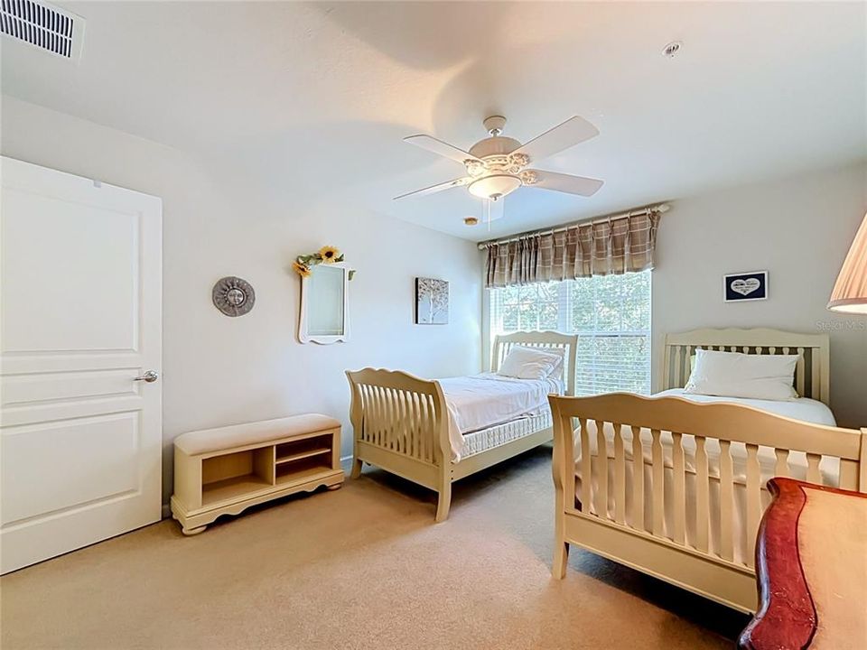For Sale: $239,999 (2 beds, 2 baths, 1826 Square Feet)