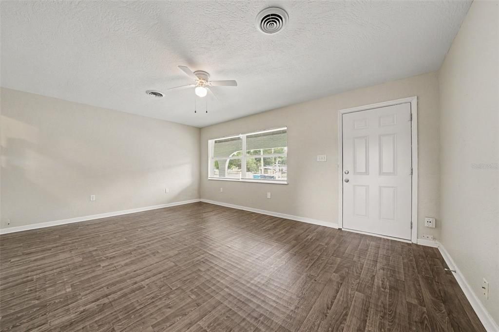 For Sale: $264,900 (4 beds, 2 baths, 1449 Square Feet)