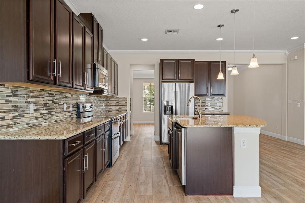 For Sale: $689,000 (4 beds, 4 baths, 3497 Square Feet)