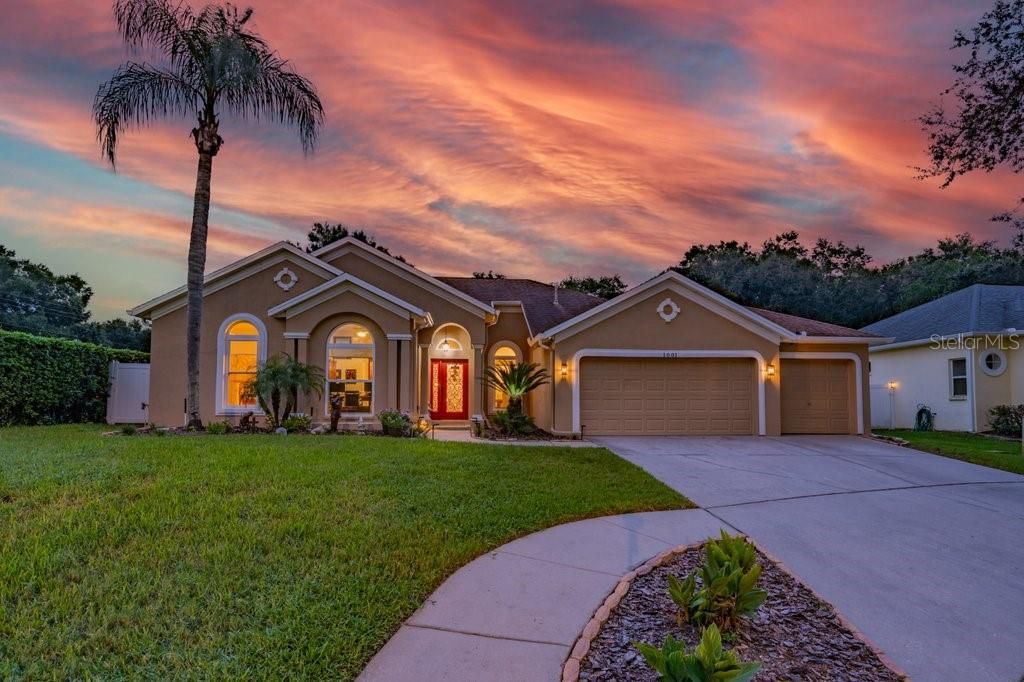 For Sale: $685,000 (4 beds, 3 baths, 2698 Square Feet)