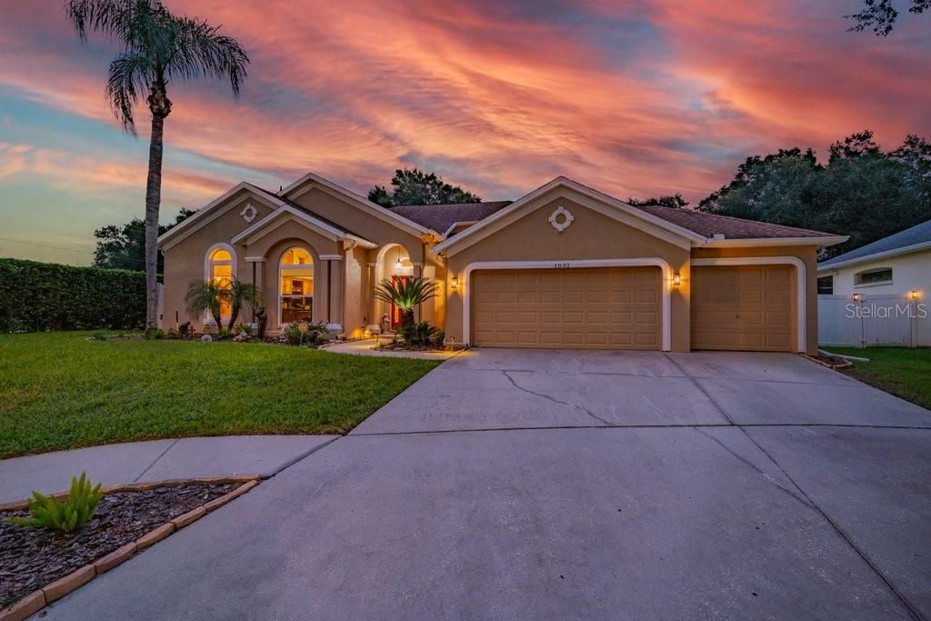 For Sale: $685,000 (4 beds, 3 baths, 2698 Square Feet)