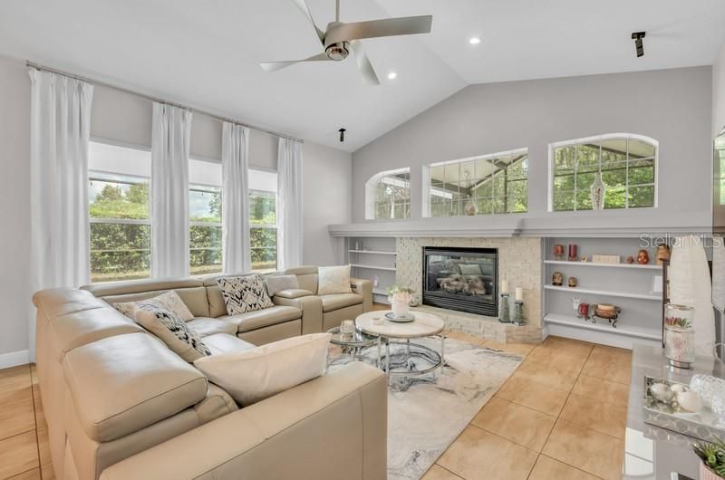For Sale: $685,000 (4 beds, 3 baths, 2698 Square Feet)