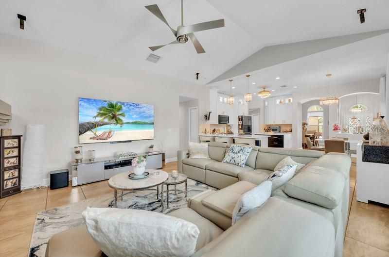 For Sale: $685,000 (4 beds, 3 baths, 2698 Square Feet)