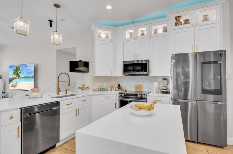 For Sale: $685,000 (4 beds, 3 baths, 2698 Square Feet)