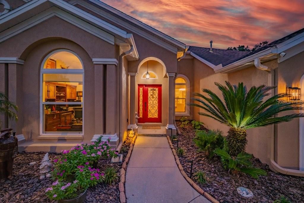 For Sale: $685,000 (4 beds, 3 baths, 2698 Square Feet)