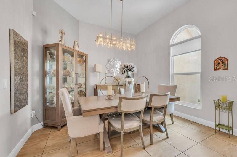 For Sale: $685,000 (4 beds, 3 baths, 2698 Square Feet)