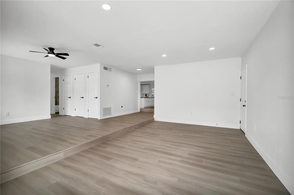 For Sale: $455,900 (6 beds, 4 baths, 3814 Square Feet)