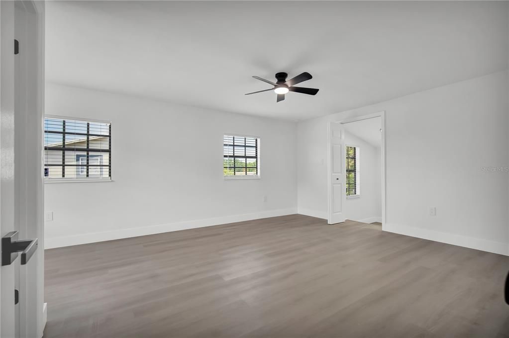 For Sale: $455,900 (6 beds, 4 baths, 3814 Square Feet)