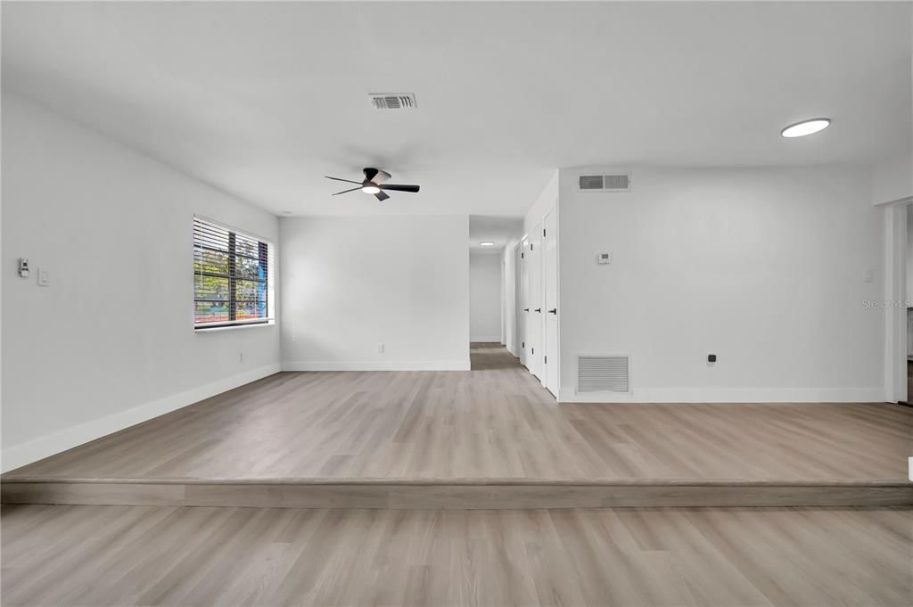 For Sale: $455,900 (6 beds, 4 baths, 3814 Square Feet)