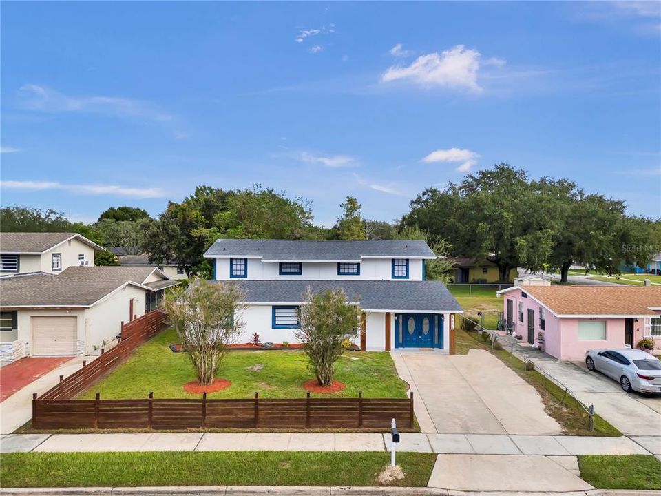 For Sale: $455,900 (6 beds, 4 baths, 3814 Square Feet)